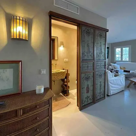 Modern 2 Bedroom In Real Apartment