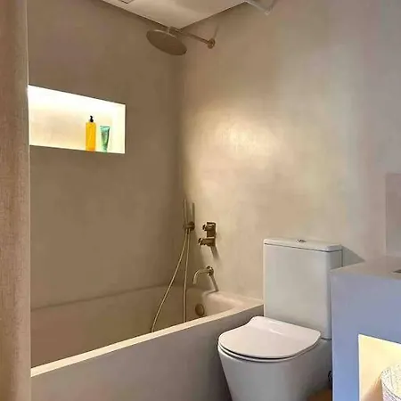 Apartment Modern 2 Bedroom In Real