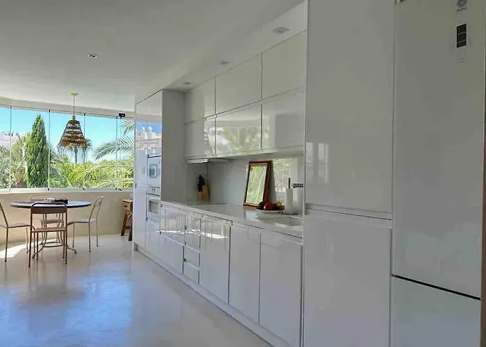 Apartment Modern 2 Bedroom In Real *