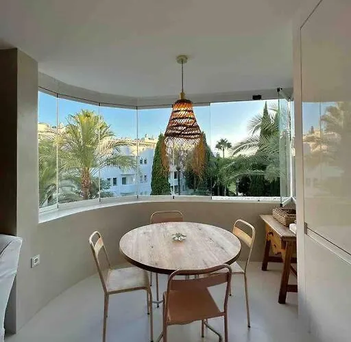 Modern 2 Bedroom In Real Apartment *