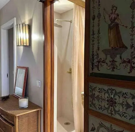 Modern 2 Bedroom In Real Apartment